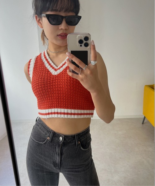 Avvenente(アベネンテ)の「【Avvenente】バイカラーミニニットベスト(ベスト・レディース・ブラック/オレンジ/ピンク・FREE)」の14枚目の写真