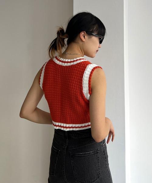 Avvenente(アベネンテ)の「【Avvenente】バイカラーミニニットベスト(ベスト・レディース・ブラック/オレンジ/ピンク・FREE)」の17枚目の写真