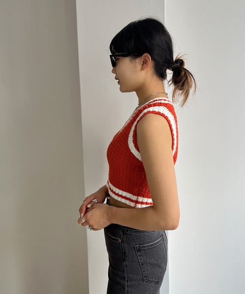 Avvenente(アベネンテ)の「【Avvenente】バイカラーミニニットベスト(ベスト・レディース・ブラック/オレンジ/ピンク・FREE)」の16枚目の写真