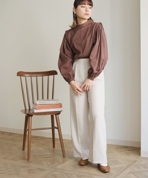 HER CLOSET(ハークローゼット)の「【shemoshelly】ボリュームスリーブコットンブラウス(シャツ/ブラウス・レディース・ブラック/ブラウン/オフホワイト/オレンジ/ブルー/ライトグリーン・M)」の4枚目の写真