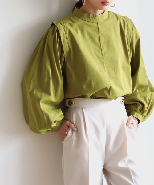 HER CLOSET(ハークローゼット)の「【shemoshelly】ボリュームスリーブコットンブラウス(シャツ/ブラウス・レディース・ブラック/ブラウン/オフホワイト/オレンジ/ブルー/ライトグリーン・M)」の1枚目の写真