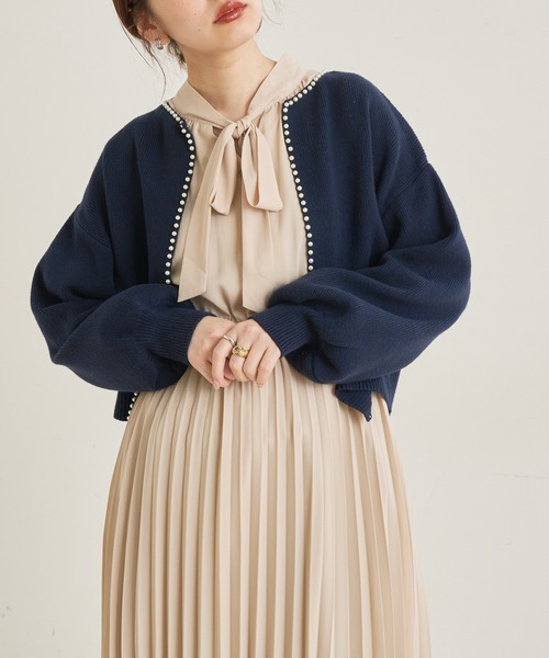 natural couture(ナチュラルクチュール)の「【WEB限定カラー有り】コレ1枚でコーデが決まるお上品ボータイプリーツワンピース(ワンピース・レディース・ネイビー/イエロー/オレンジ/その他1/その他2/その他3/その他4/ライトベージュ・FREE)」の15枚目の写真