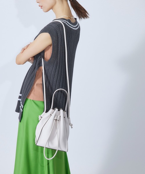 ROPE'(ロペ)の「【新色追加】2WAYドロストミドルバッグ(ハンドバッグ・レディース・ブラック/ライトグレー/ホワイト/キャメル/ホワイト系その他/ベージュ系その他・FREE)」の20枚目の写真