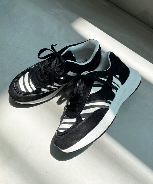 OPAQUE.CLIP（オペークドットクリップ）の「◆ボリュームソールスニーカー【軽量】（スニーカー・レディース・グレー/ブラック系/ホワイト・02/03）」の2枚目の写真