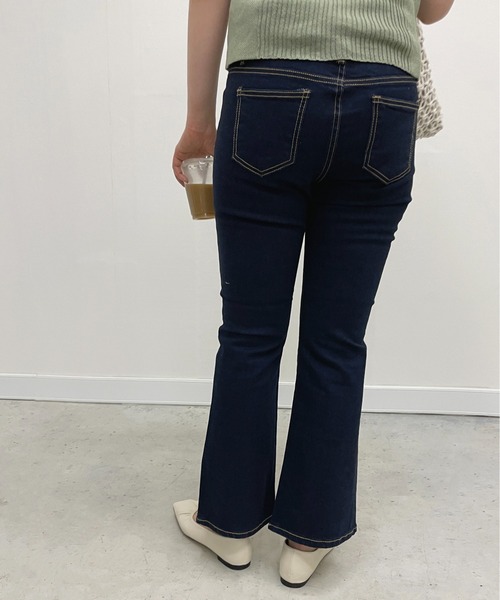 StyleSea(スタイルシー)の「フレアデニムパンツ(デニムパンツ・レディース・インディゴブルー・24inch/25inch/26inch/27inch/23inch)」の6枚目の写真