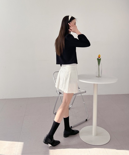 by muni:r（バイ ムニール）の「ローライズミニプリーツスカート（スカート・レディース・ホワイト/ブラック/ベージュ・SMALL/MEDIUM）」の5枚目の写真