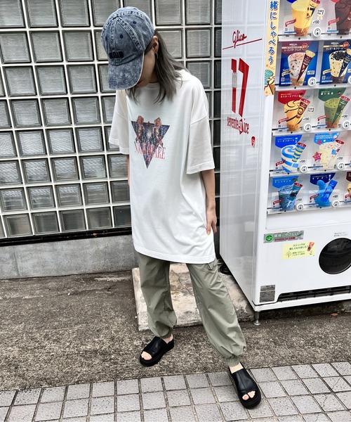 one way(ワンウェイ)の「ROCK BIG Tシャツ(Tシャツ/カットソー・レディース・ホワイト/チャコールグレー/ブラック/ホワイト系その他・FREE)」の19枚目の写真