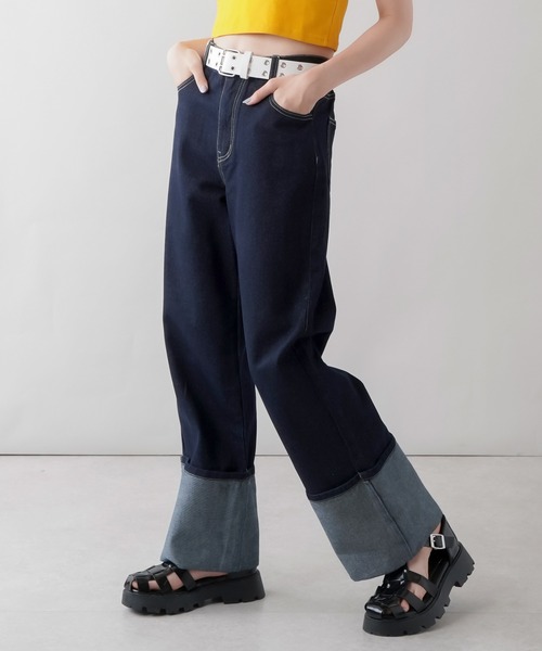SPINNS(スピンズ)の「ロールアップ デニムストレートパンツ(デニムパンツ・レディース・インディゴブルー/ブルー・ONESIZE)」の3枚目の写真