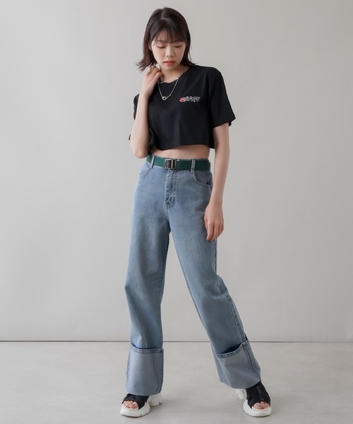 SPINNS(スピンズ)の「ロールアップ デニムストレートパンツ(デニムパンツ・レディース・インディゴブルー/ブルー・ONESIZE)」の8枚目の写真