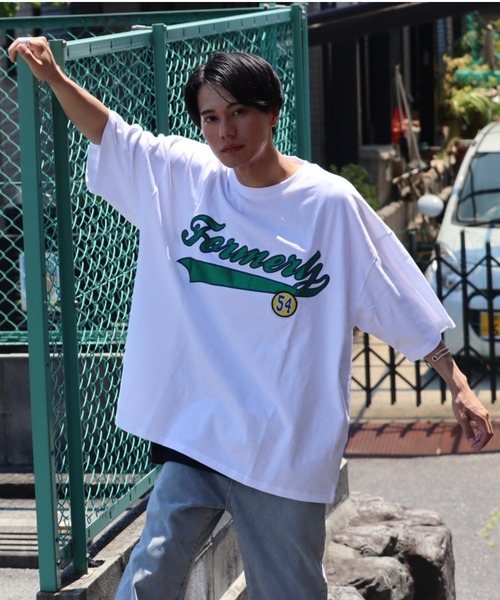 Bling Leads（ブリングリーズ）の「『Bling leads』ワッペンオーバーサイズTシャツ（Tシャツ/カットソー・レディース・ダークグリーン/スミクロ/グレイッシュブルー/ホワイト系1/ホワイト系2/ブルー系1/ブルー系2・MEDIUM/LARGE）」の2枚目の写真