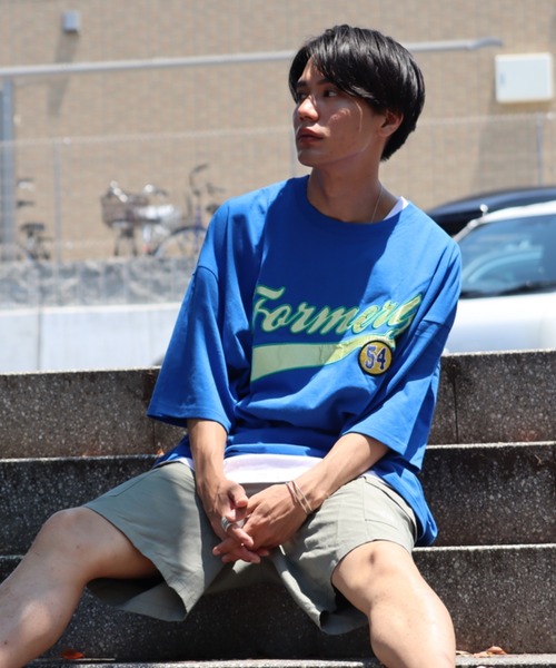 Bling Leads（ブリングリーズ）の「『Bling leads』ワッペンオーバーサイズTシャツ（Tシャツ/カットソー・レディース・ダークグリーン/スミクロ/グレイッシュブルー/ホワイト系1/ホワイト系2/ブルー系1/ブルー系2・MEDIUM/LARGE）」の7枚目の写真