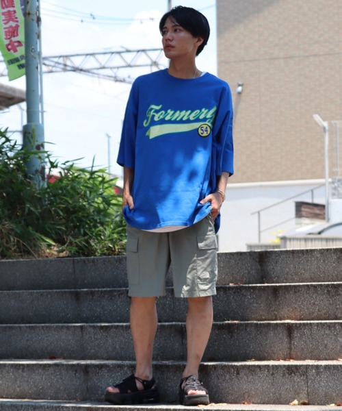 Bling Leads（ブリングリーズ）の「『Bling leads』ワッペンオーバーサイズTシャツ（Tシャツ/カットソー・レディース・ダークグリーン/スミクロ/グレイッシュブルー/ホワイト系1/ホワイト系2/ブルー系1/ブルー系2・MEDIUM/LARGE）」の13枚目の写真