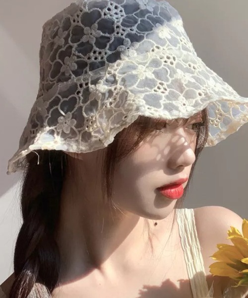 Auntie Rosa(アンティローザ)の「フラワーレースバケハ(ハット・レディース・ホワイト/ブラック/サックスブルー・FREE)」の2枚目の写真