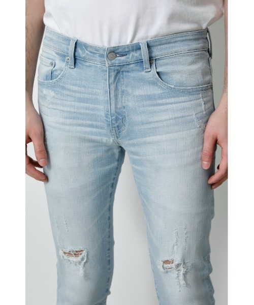AZUL by moussy（アズールバイマウジー）の「CUT OFF CRASH SKINNY/カットオフクラッシュスキニー（デニムパンツ・メンズ・ライトブルー/ブラック/ブルー・MEDIUM/X-LARGE/SMALL/X-SMALL/LARGE）」の18枚目の写真