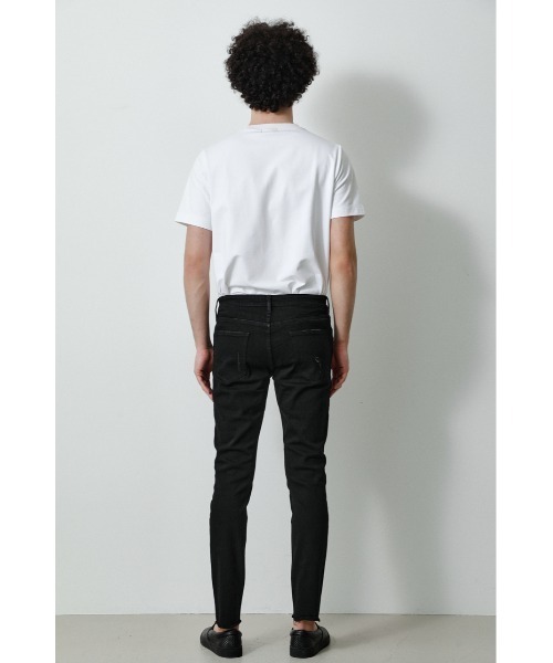 AZUL by moussy（アズールバイマウジー）の「CUT OFF CRASH SKINNY/カットオフクラッシュスキニー（デニムパンツ・メンズ・ライトブルー/ブラック/ブルー・MEDIUM/X-LARGE/SMALL/X-SMALL/LARGE）」の14枚目の写真