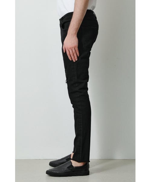 AZUL by moussy（アズールバイマウジー）の「CUT OFF CRASH SKINNY/カットオフクラッシュスキニー（デニムパンツ・メンズ・ライトブルー/ブラック/ブルー・MEDIUM/X-LARGE/SMALL/X-SMALL/LARGE）」の5枚目の写真