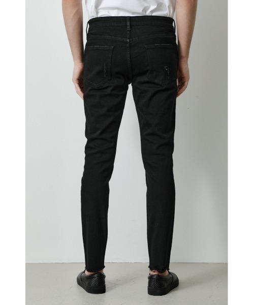 AZUL by moussy（アズールバイマウジー）の「CUT OFF CRASH SKINNY/カットオフクラッシュスキニー（デニムパンツ・メンズ・ライトブルー/ブラック/ブルー・MEDIUM/X-LARGE/SMALL/X-SMALL/LARGE）」の6枚目の写真