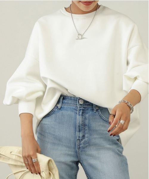 OUVRAGE CLASSE（ウヴラージュクラス）の「袖ボリュームプルオーバー（Tシャツ/カットソー・レディース・オフホワイト/チャコールグレー/ダークグレー・FREE）」の2枚目の写真