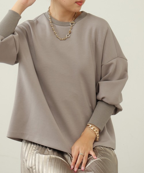 OUVRAGE CLASSE（ウヴラージュクラス）の「袖ボリュームプルオーバー（Tシャツ/カットソー・レディース・オフホワイト/チャコールグレー/ダークグレー・FREE）」の11枚目の写真