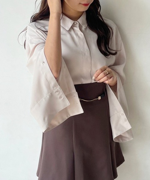 one after another NICE CLAUP(ワンアフターアナザーナイスクラップ)の「上位品な印象。とろみマルチWAYロングシャツ(シャツ/ブラウス・レディース・オフホワイト/モカ/ベージュ・FREE)」の3枚目の写真