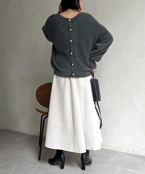 prose verse(プロズヴェール)の「パールボタン2WAYシャギーニットカーデ(カーディガン/ボレロ・レディース・グレイッシュベージュ/チャコールグレー/ピンク/ネイビー/イエロー・フリ-)」の8枚目の写真
