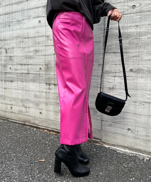 mi via loca（ミヴィアロカ）の「フェイクレザーフロントZIPスカート（スカート・レディース・ブラウン/キャメル/シルバー/ピンク/ブラック・FREE）」の22枚目の写真