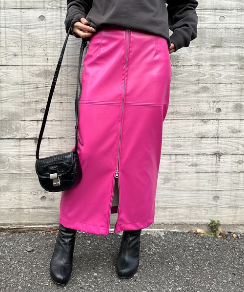 mi via loca（ミヴィアロカ）の「フェイクレザーフロントZIPスカート（スカート・レディース・ブラウン/キャメル/シルバー/ピンク/ブラック・FREE）」の20枚目の写真