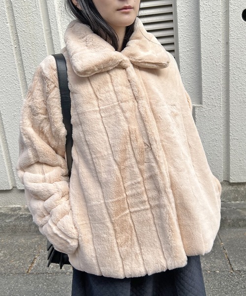 Jewelobe（ジュエローブ）の「針抜きフェイクファーレギュラーカラーブルゾン（ブルゾン・レディース・オフホワイト/ベージュ/ブラック・FREE）」の8枚目の写真