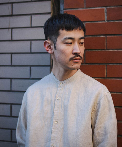 BEAMS（ビームス）の「BEAMS / リネン ノーカラー ネオルーズフィット シャツ（シャツ/ブラウス・メンズ・ベージュ/ブラック/ホワイト・L/M/S/XL）」の11枚目の写真