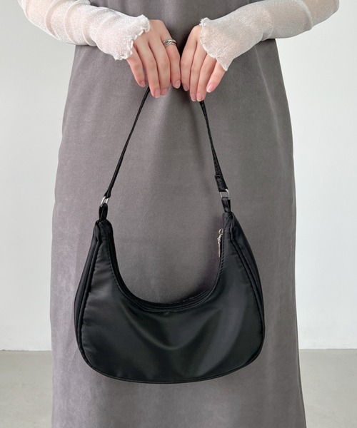 H.Warren（エイチウォーレン）の「カラーハーフムーンミニバッグ（ショルダーバッグ・レディース・イエロー/パープル/ピンク/サックスブルー/アイボリー/ブラック・FREE）」の3枚目の写真