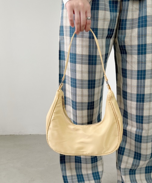 H.Warren（エイチウォーレン）の「カラーハーフムーンミニバッグ（ショルダーバッグ・レディース・イエロー/パープル/ピンク/サックスブルー/アイボリー/ブラック・FREE）」の17枚目の写真