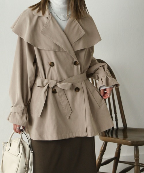 Chillfar（チルファー）の「キャンディ袖ケープヨークコート（トレンチコート・レディース・サンドベージュ/ベージュ/マスタード/グレイッシュベージュ/カーキ/グレー・MEDIUM/LARGE）」の9枚目の写真