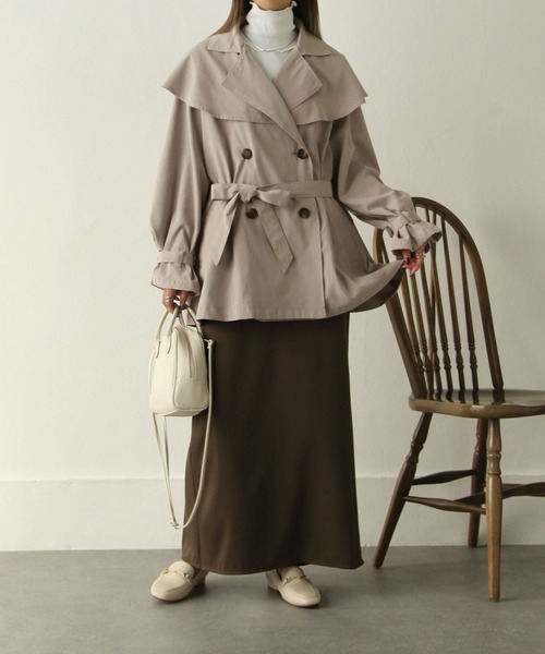 Chillfar（チルファー）の「キャンディ袖ケープヨークコート（トレンチコート・レディース・サンドベージュ/ベージュ/マスタード/グレイッシュベージュ/カーキ/グレー・MEDIUM/LARGE）」の22枚目の写真