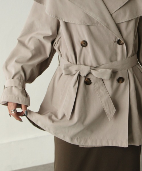 Chillfar（チルファー）の「キャンディ袖ケープヨークコート（トレンチコート・レディース・サンドベージュ/ベージュ/マスタード/グレイッシュベージュ/カーキ/グレー・MEDIUM/LARGE）」の17枚目の写真
