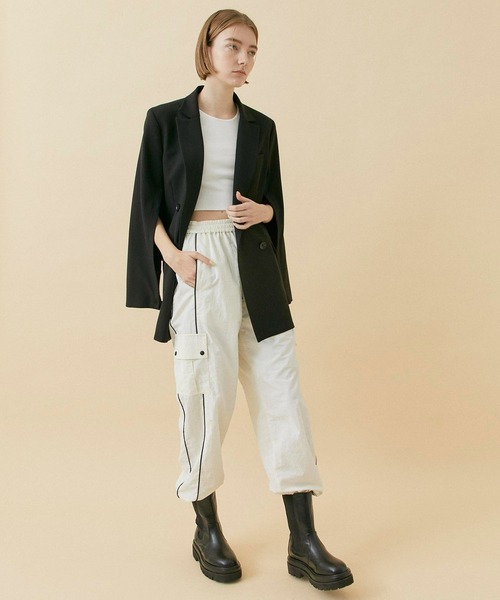 CITY TOKYO（シティトウキョウ）の「スリットスリーブテーラードジャケット（テーラードジャケット・レディース・その他2/ブルー/ベージュ/ブラック・1/2）」の8枚目の写真