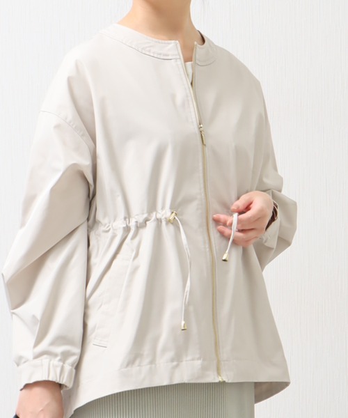 【美品】ベイジ ウエストギャザージャケット ノーカラー リボン XLサイズ libelle more（リベル モア）の「ウエストドロストギャザー ノーカラー