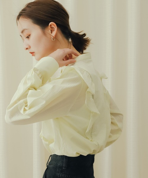 ドビーストライプフリルブラウス