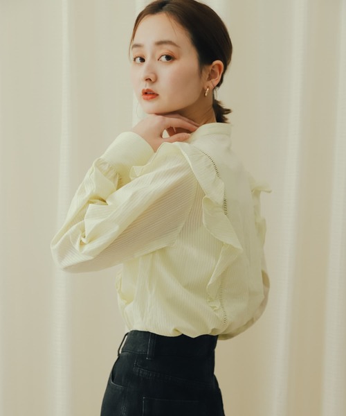 ドビーストライプフリルブラウス