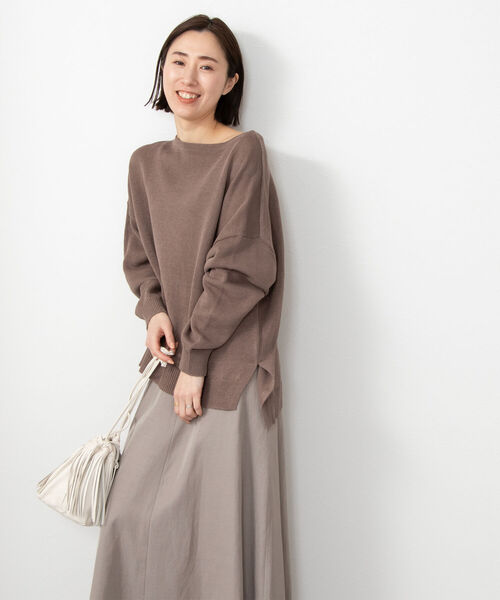 NOLLEY’S(ノーリーズ)の「《手洗い可能》ギマコットンボートネックプルオーバーニット(ニット/セーター・レディース・ブラウン/グレイッシュベージュ/グレイッシュブルー・FREE)」の6枚目の写真