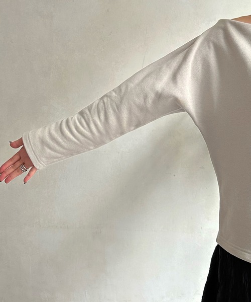 DouDou(ドゥドゥ)の「オフショルスウェット(スウェット・レディース・グレイッシュベージュ/ネイビー/オフホワイト/ライトグレー/オレンジ・FREE)」の11枚目の写真