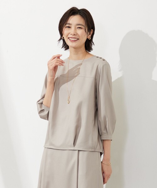 J.PRESS Ladies(J.プレス レディス)の「【セットアップ対応・洗える・UVケア・速乾】OXIJEWELストレッチ ブラウス(シャツ/ブラウス・レディース・ライトグレー系/ネイビー系/ベージュ系・XS)」の3枚目の写真