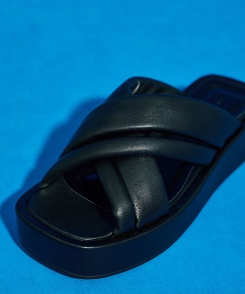 UNITED TOKYO（ユナイテッドトウキョウ）の「【一部WEB限定カラー有】クロスフラットサンダル（サンダル・レディース・ブラック/マルチ/ホワイト/オフホワイト/その他2・1/2）」の16枚目の写真