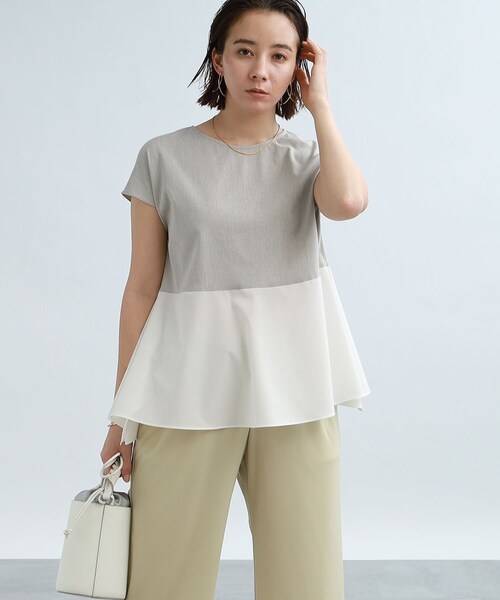 INDIVI（インディヴィ）の「◆【洗える！/SETUP可能/UVケア】麻混ドッキングぺプラムブラウス（シャツ/ブラウス・レディース・ライトグレー系3/ブラック/ホワイト/ブルー系8・13/34/05/15 /38/19）」の4枚目の写真