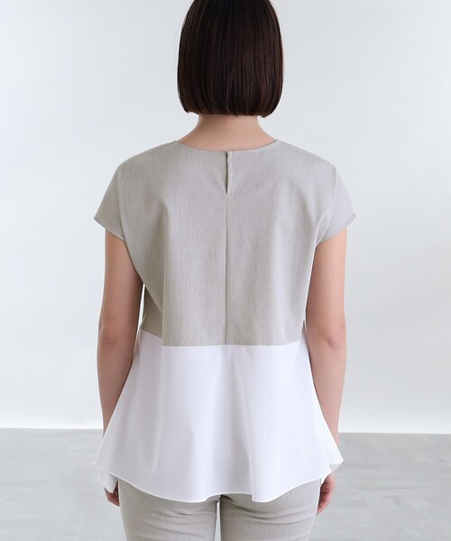 INDIVI（インディヴィ）の「◆【洗える！/SETUP可能/UVケア】麻混ドッキングぺプラムブラウス（シャツ/ブラウス・レディース・ライトグレー系3/ブラック/ホワイト/ブルー系8・13/34/05/15 /38/19）」の9枚目の写真