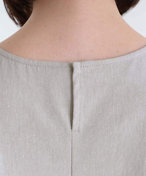 INDIVI（インディヴィ）の「◆【洗える！/SETUP可能/UVケア】麻混ドッキングぺプラムブラウス（シャツ/ブラウス・レディース・ライトグレー系3/ブラック/ホワイト/ブルー系8・13/34/05/15 /38/19）」の11枚目の写真