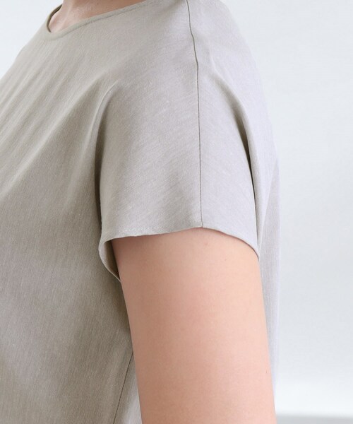 INDIVI（インディヴィ）の「◆【洗える！/SETUP可能/UVケア】麻混ドッキングぺプラムブラウス（シャツ/ブラウス・レディース・ライトグレー系3/ブラック/ホワイト/ブルー系8・13/34/05/15 /38/19）」の12枚目の写真