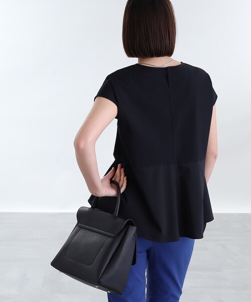 INDIVI（インディヴィ）の「◆【洗える！/SETUP可能/UVケア】麻混ドッキングぺプラムブラウス（シャツ/ブラウス・レディース・ライトグレー系3/ブラック/ホワイト/ブルー系8・13/34/05/15 /38/19）」の21枚目の写真