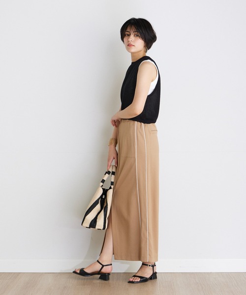 INED CLARO(イネドクラロ)の「Iラインパイピングロングスカート(スカート・レディース・ベージュ/ブラック・フリー)」の11枚目の写真