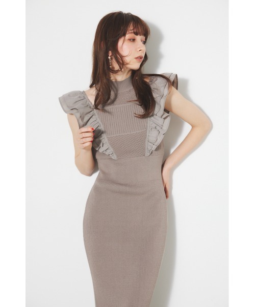 【新品】rienda リエンダ ポイントクロシェフリルニットワンピース 黒 F rienda（リエンダ）の「ポイントクロシェフリルハイネックニット