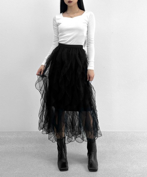 LVEU.(ラブユ.)の「【LVEU.】ハートネックカットソートップス / トップス カットソー ロンT ハートネック クロップド ショート ホワイト ブラック ZOZOTOWN限定(Tシャツ/カットソー・レディース・ホワイト/ブラック・FREE)」の9枚目の写真